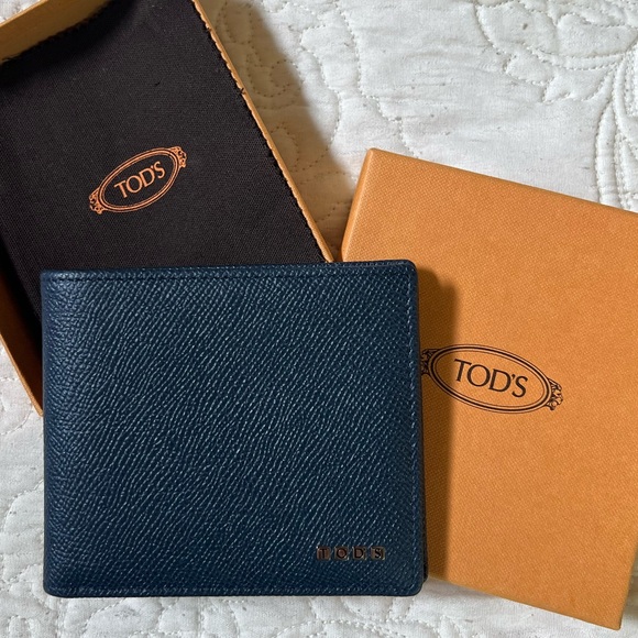 Tod's Other - TODS Italy New Leather Bifold Wallet with Dust Cover and TODS Box